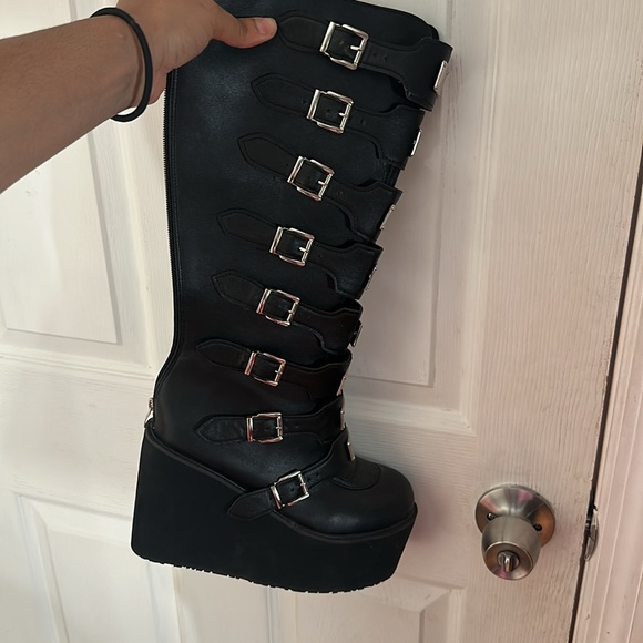 Black and metallic high wedge platform  boots - Picture 2 of 4